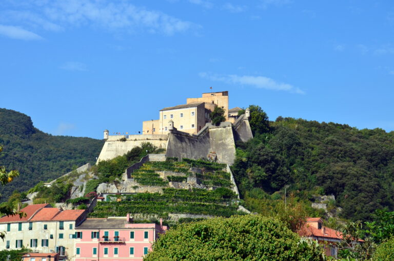 File:Finalborgo (Finale Ligure)-castel San Giovanni (2014)-2.jpg Add topic 1 ⁄ 1 More details Il Castel San Giovanni, Finalborgo, Finale Ligure, Liguria, Italia