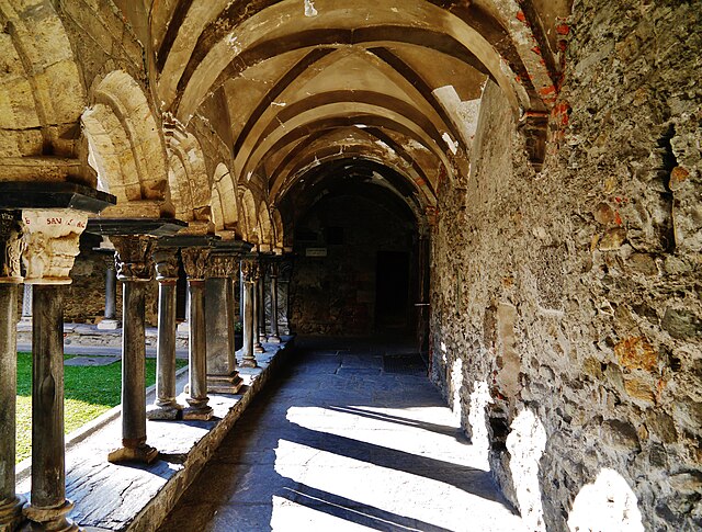 Aosta_Collegiata_di_SantOrso_Chiostro_Romanico