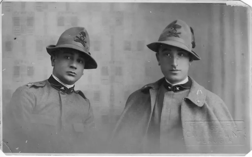 Italian military draft list lista di leva example showing physical description.